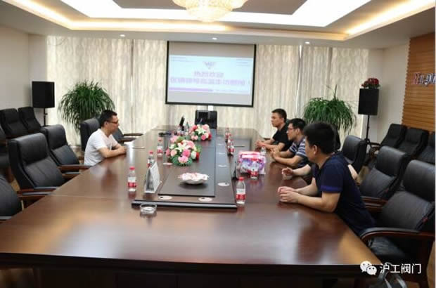 区镇领导高温走访慰问金年会 金字招牌