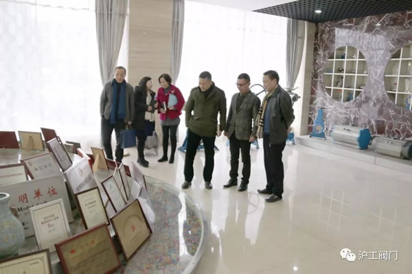 浦忠明局长在金年会 金字招牌调研（图1）