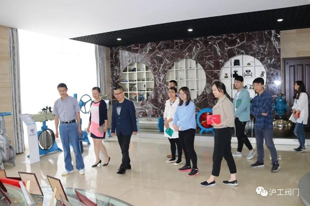 嘉定区经委前来金年会 金字招牌进行调研（图3）